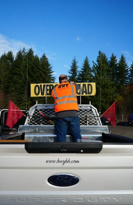 HWY Heavy Hauling pilot car with oversize load escort gear